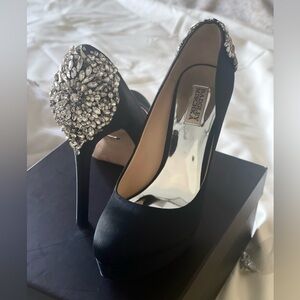 Badgley Mischka size 9.5 black platform rhinestone heels